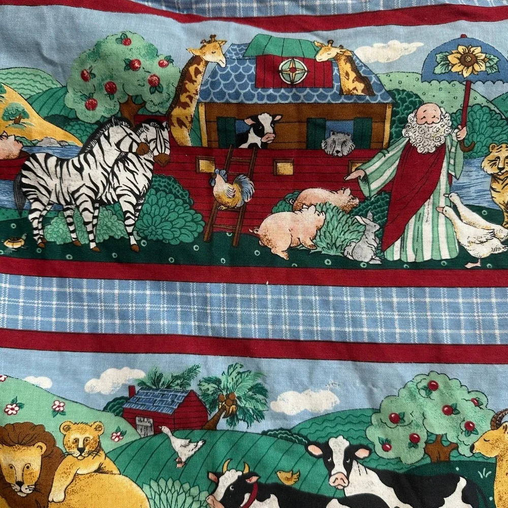 VTG Handmade Noahs Ark Quilt Nursery Comforter Blue Animal Family Pocket (40x52)